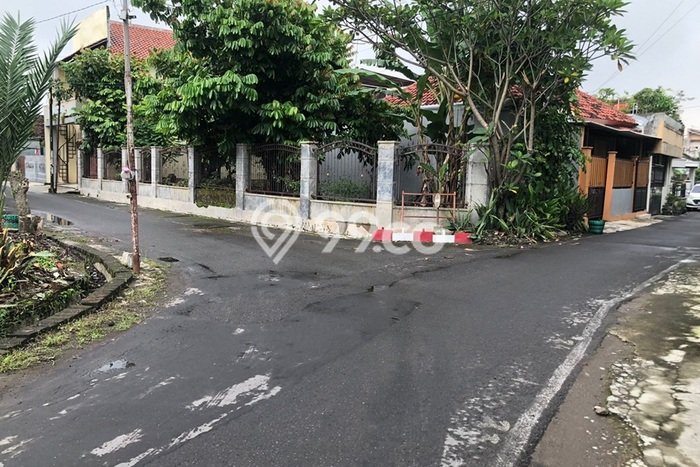 Dijual Tanah di Laweyan Surakarta Luas 98m2 SHM Dijual Tanah di Laweyan Surakarta Luas 98m2 SHM
