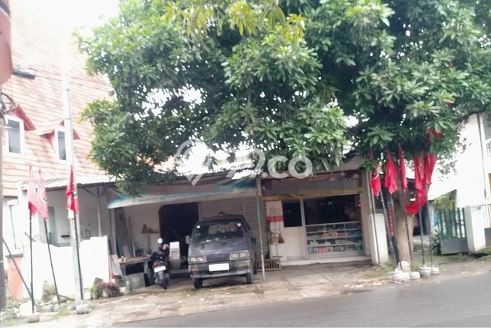 Jual Rumah Bagus Siap Huni LB 150m2 di Laweyan, Surakarta Jual Rumah Bagus Siap Huni LB 150m2 di Laweyan, Surakarta