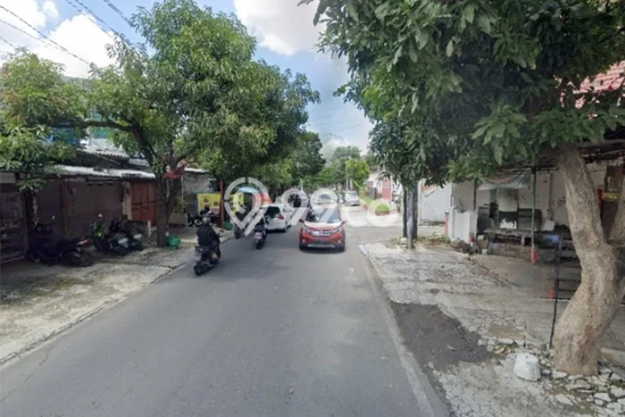Jual Rumah Bagus Siap Huni LB 150m2 di Laweyan, Surakarta Jual Rumah Bagus Siap Huni LB 150m2 di Laweyan, Surakarta