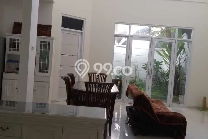 Lokasi terbaik! Rumah siap pakai disewakan di Grogol LB 250m2 Lokasi terbaik! Rumah siap pakai disewakan di Grogol LB 250m2
