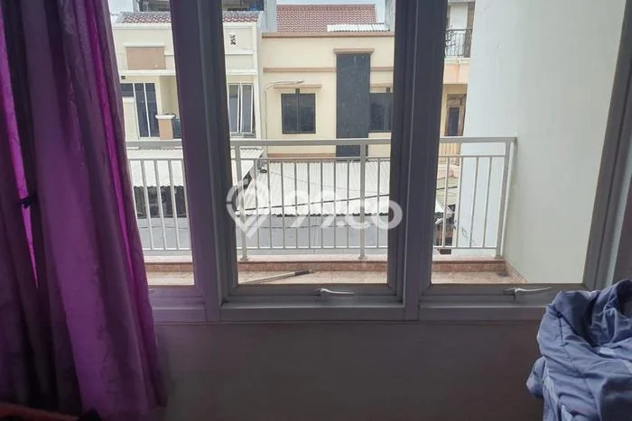 Rumah 2 Lantai Bagus Terawat Semi Furnished di Gading Griya Lestari Rumah 2 Lantai Bagus Terawat Semi Furnished di Gading Griya Lestari