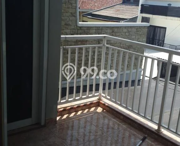 Rumah 2 Lantai Bagus Terawat Semi Furnished di Gading Griya Lestari Rumah 2 Lantai Bagus Terawat Semi Furnished di Gading Griya Lestari