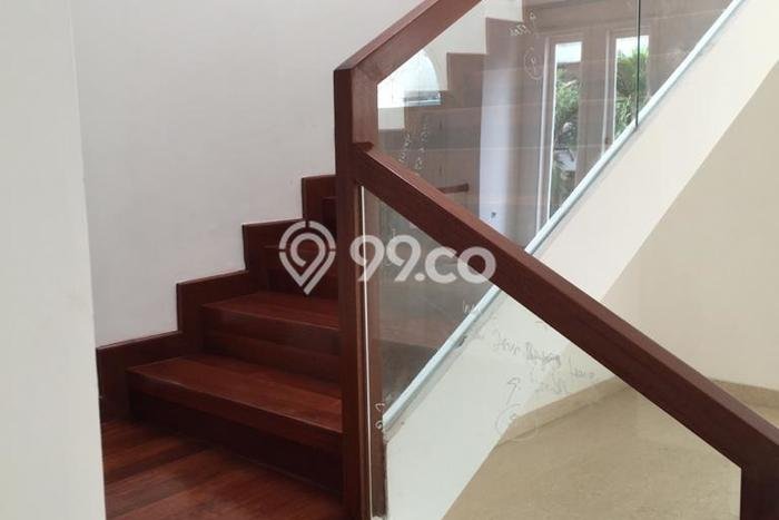 Rumah Bagus 3,5 Lantai Ukuran 10x20 di Puri Kencana Jakarta Barat Rumah Bagus 3,5 Lantai Ukuran 10x20 di Puri Kencana Jakarta Barat