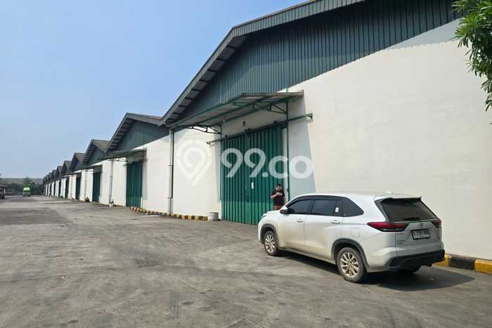 Disewakan Gudang di Kawasan Ramai Jatake Luas 12150m2 Disewakan Gudang di Kawasan Ramai Jatake Luas 12150m2