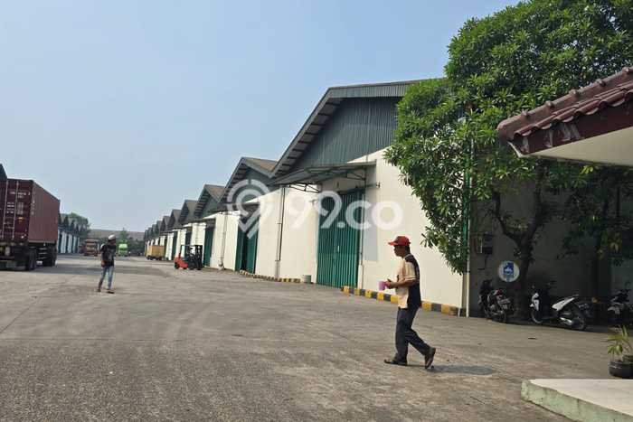 Disewakan Gudang di Kawasan Ramai Jatake Luas 12150m2 Disewakan Gudang di Kawasan Ramai Jatake Luas 12150m2