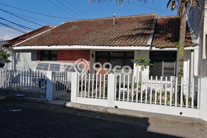 For Sale Rumah 4 Kamar Lokasi Strategis Nyaman dan Strategis di Margahayu For Sale Rumah 4 Kamar Lokasi Strategis Nyaman dan Strategis di Margahayu