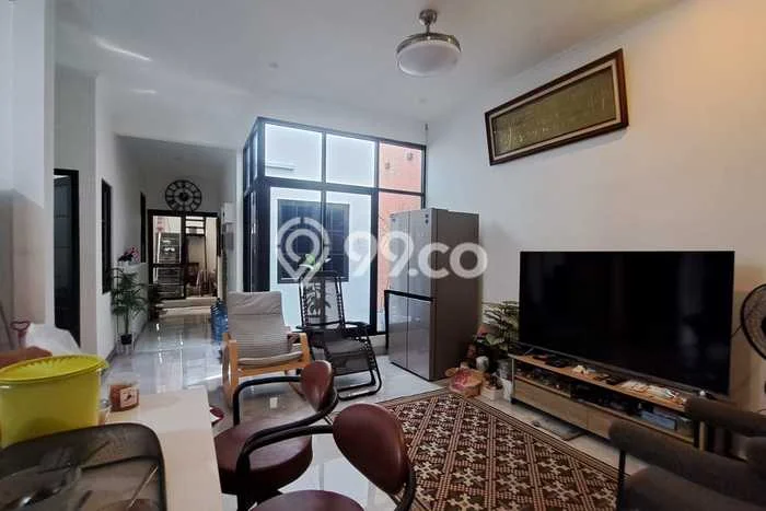 Dijual Hunian Rumah Nyaman 4 Kamar di Pejuang, Bekasi Dijual Hunian Rumah Nyaman 4 Kamar di Pejuang, Bekasi
