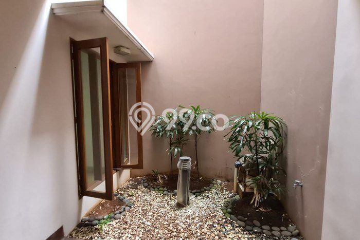 For Sale! Luxury House LT 185m2 Desain Elegan di Kemang For Sale! Luxury House LT 185m2 Desain Elegan di Kemang