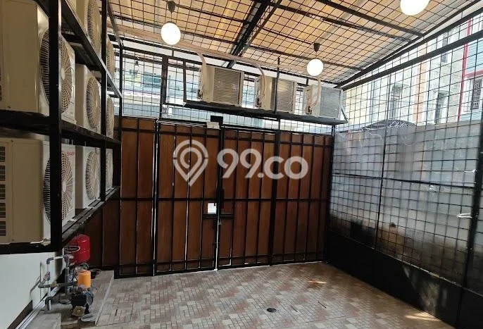 Rumah Kost untuk Dijual di Tambora dengan 20 KT, 20 KM, Luas 310m2 Rumah Kost untuk Dijual di Tambora dengan 20 KT, 20 KM, Luas 310m2