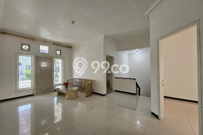 Dijual Rumah Premium dengan Fasilitas Sekitar Komplit di Wiyung, Surabaya Dijual Rumah Premium dengan Fasilitas Sekitar Komplit di Wiyung, Surabaya
