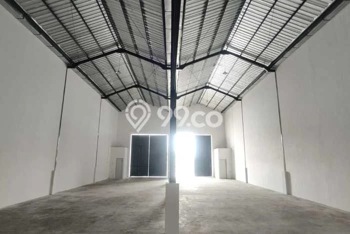Gudang Disewa di Gresik dengan LB 288m2 Area Komersial Ramai Gudang Disewa di Gresik dengan LB 288m2 Area Komersial Ramai