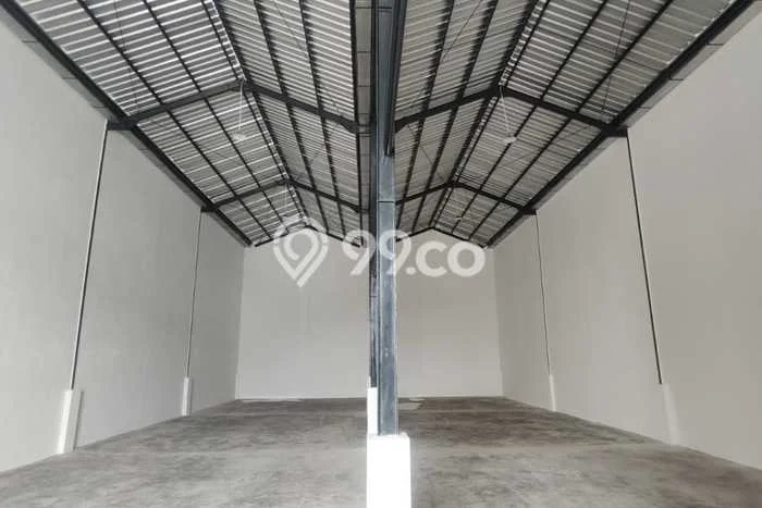 Gudang Disewa di Gresik dengan LB 288m2 Area Komersial Ramai Gudang Disewa di Gresik dengan LB 288m2 Area Komersial Ramai