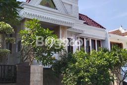 Ready to Use! Luxury House LT 275m2 Desain Elegan di Surabaya Kota Ready to Use! Luxury House LT 275m2 Desain Elegan di Surabaya Kota