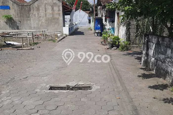 Tanah Disewa Strategis di Sleman Luas 782m2 Tanah Disewa Strategis di Sleman Luas 782m2