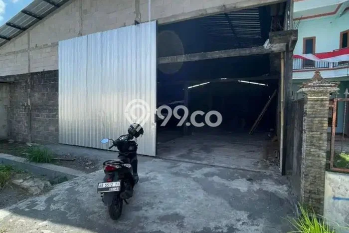 LOKASI PREMIUM! Gudang Area Komersial Kawasan Sewon, Luas 400m², Siap Bisnis LOKASI PREMIUM! Gudang Area Komersial Kawasan Sewon, Luas 400m², Siap Bisnis