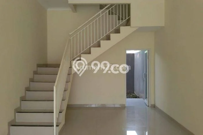 Ruko Disewa di Umbulharjo, Yogyakarta, LT 104m2 / LB 107m2 Ruko Disewa di Umbulharjo, Yogyakarta, LT 104m2 / LB 107m2