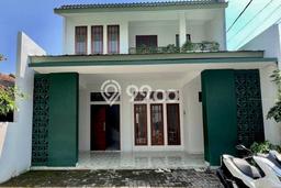 Rumah Cantik Siap Huni Di Jagakarsa Luas 180m2 Lokasi Strategis Rumah Cantik Siap Huni Di Jagakarsa Luas 180m2 Lokasi Strategis