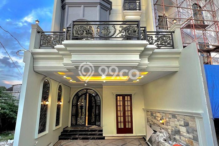 Dijual Rumah Luas Megah Dengan View Cantik di Ragunan, Jakarta Selatan Dijual Rumah Luas Megah Dengan View Cantik di Ragunan, Jakarta Selatan