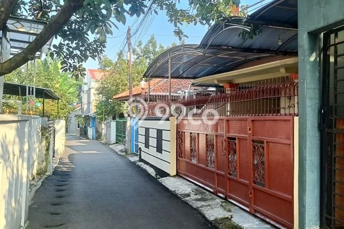 Rumah Luas Asri 4 KT Siap Huni di Tanah Baru Depok Rumah Luas Asri 4 KT Siap Huni di Tanah Baru Depok