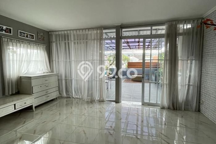 Dijual Hunian Rumah Terawat 4 KT di Cihanjuang, Bandung Dijual Hunian Rumah Terawat 4 KT di Cihanjuang, Bandung