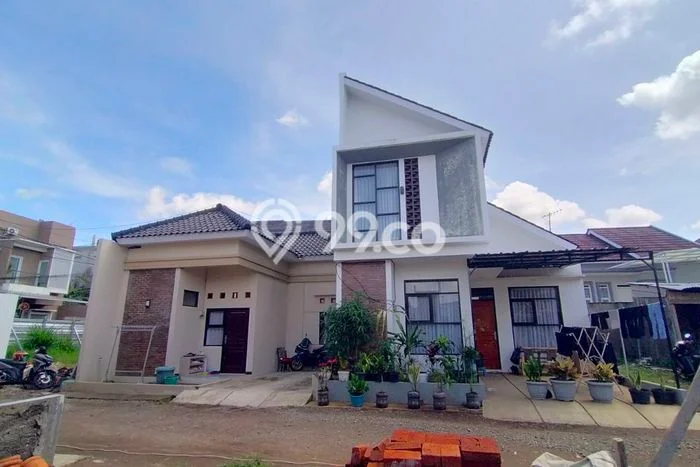 Rumah Minimalis 2 KT di Cihanjuang Bandung Unfurnished Rumah Minimalis 2 KT di Cihanjuang Bandung Unfurnished