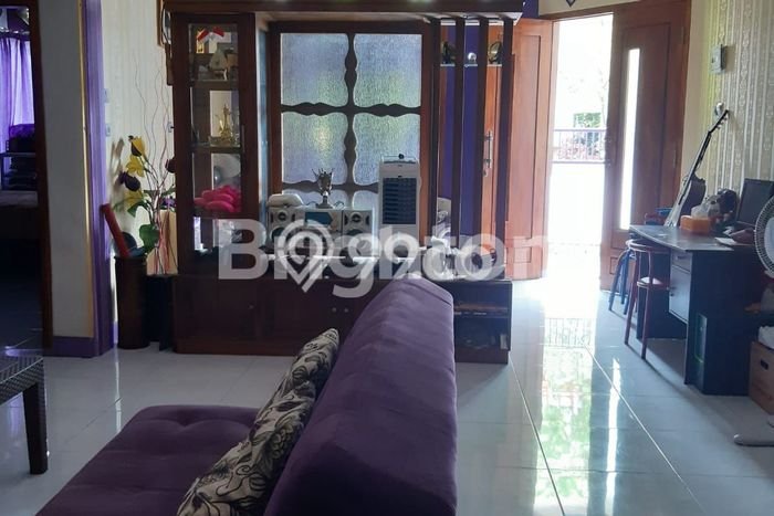 Rumah Strategis Modern Lb 400m2 di Waru, Sidoarjo Rumah Strategis Modern Lb 400m2 di Waru, Sidoarjo