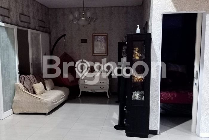 Hunian Cantik Modern Lb 200m2 di Gedangan, Sidoarjo Hunian Cantik Modern Lb 200m2 di Gedangan, Sidoarjo