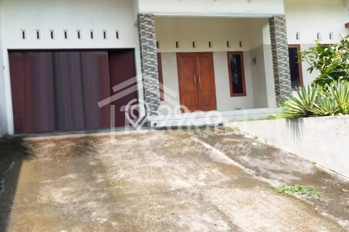 Hunian Mewah LB 320m2 Siap Pakai Desain Elegan di Greenwood, Semarang Hunian Mewah LB 320m2 Siap Pakai Desain Elegan di Greenwood, Semarang
