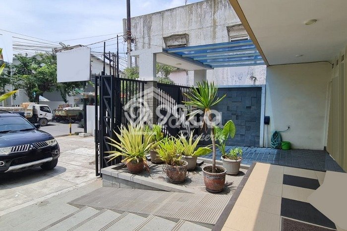 Siap Huni Rumah Mewah 5 Kamar di Semarang Timur Dekat ke Mana Saja Siap Huni Rumah Mewah 5 Kamar di Semarang Timur Dekat ke Mana Saja