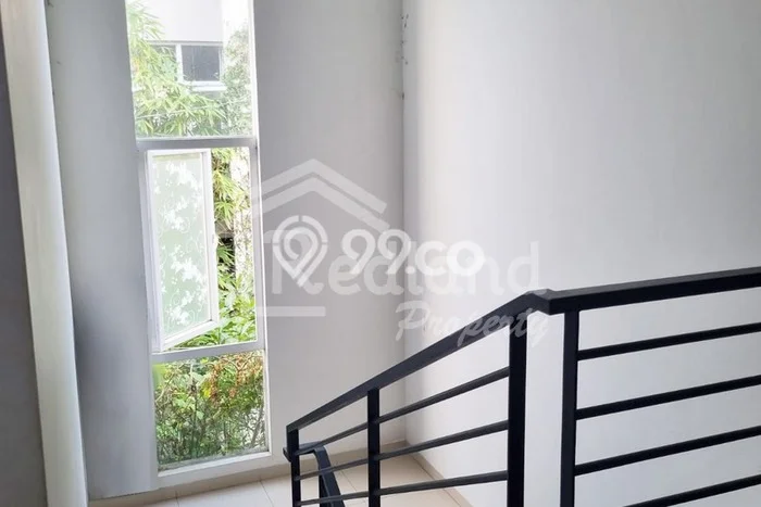 Rumah Elit Modern Siap Huni di Pleburan Semarang Rumah Elit Modern Siap Huni di Pleburan Semarang