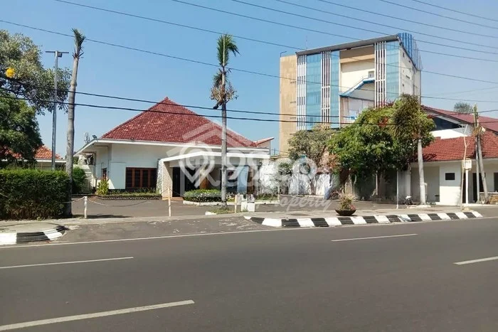 Komersial Dijual di Semarang Tengah Semarang dengan Luas Bangunan 1000m2 Komersial Dijual di Semarang Tengah Semarang dengan Luas Bangunan 1000m2