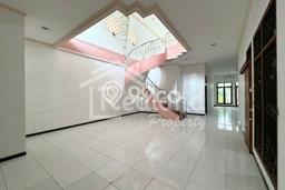 Rumah Bagus Siap Pakai Di Semarang Tengah Luas 450m2 Aman Rumah Bagus Siap Pakai Di Semarang Tengah Luas 450m2 Aman