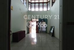 Ready to Use! Luxury House LT 372m2 Desain Modern di Pondok Kelapa Ready to Use! Luxury House LT 372m2 Desain Modern di Pondok Kelapa