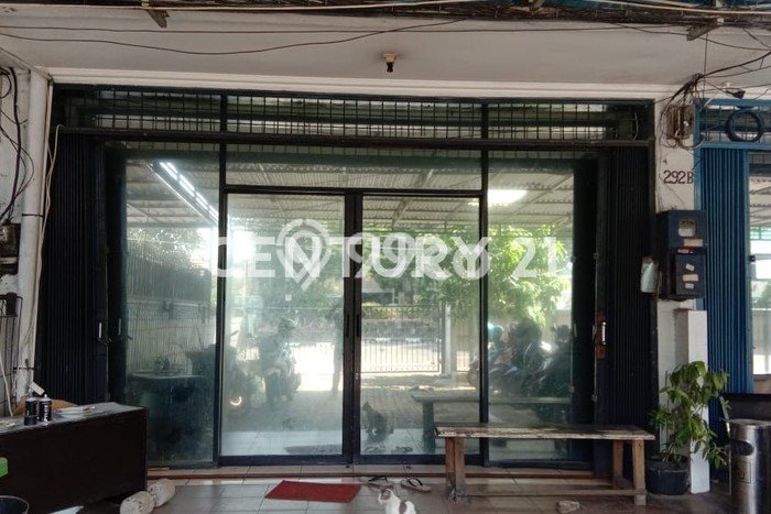 Ruko Dijual di Jakarta Timur LT 181m2 & LB 200m2 Lokasi Terbaik! Ruko Dijual di Jakarta Timur LT 181m2 & LB 200m2 Lokasi Terbaik!