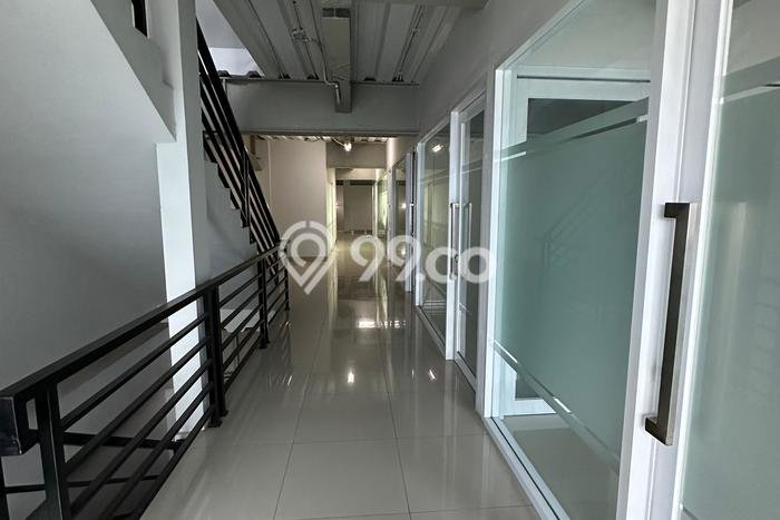 Untuk Dijual! Kantor di Gajah Mada Jakarta Pusat LT 485m2 / LB 2200m2 Kawasan Strategis Untuk Dijual! Kantor di Gajah Mada Jakarta Pusat LT 485m2 / LB 2200m2 Kawasan Strategis