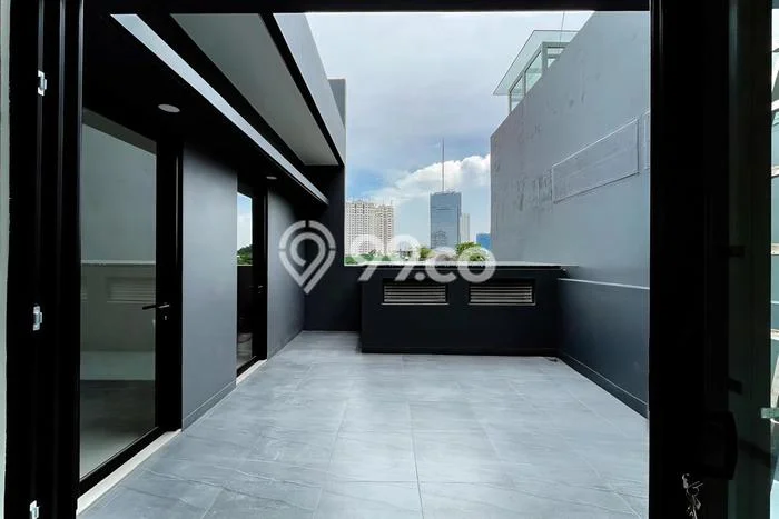 Ready to Use! Luxury House LT 119m2 Desain Modern di Kedoya Baru Ready to Use! Luxury House LT 119m2 Desain Modern di Kedoya Baru