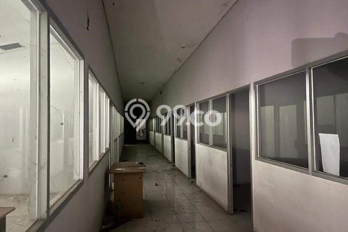 Gudang Disewakan di Jababeka, Luas 1600m², Area Komersial, Akses Utama Gudang Disewakan di Jababeka, Luas 1600m², Area Komersial, Akses Utama