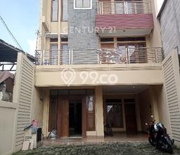 Disewakan Rumah Murah di Utan Kayu Jakarta Timur Punya 4 KT Disewakan Rumah Murah di Utan Kayu Jakarta Timur Punya 4 KT