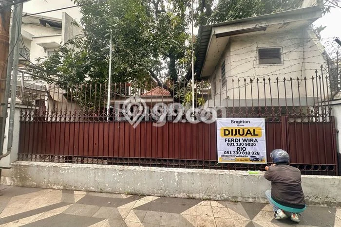 For Sale! Luxury House LT 296m2 Desain Elegan di Perak For Sale! Luxury House LT 296m2 Desain Elegan di Perak