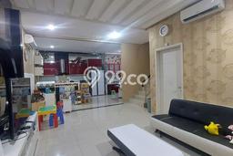 Jual Rumah Mewah Elegan Dengan View Cantik di Green Lake City, Jakarta Barat Jual Rumah Mewah Elegan Dengan View Cantik di Green Lake City, Jakarta Barat