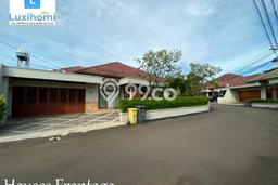 Rumah Mewah LB 428m2 Siap Huni Desain Elegan di Cipete, Jakarta Selatan Rumah Mewah LB 428m2 Siap Huni Desain Elegan di Cipete, Jakarta Selatan