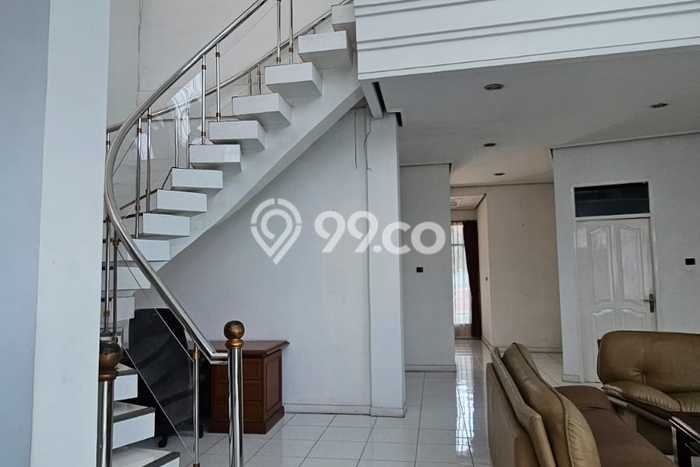 Disewakan! Rumah 4 Kamar Tidur &
3 Kamar Mandi di Cipaganti, Bandung Disewakan! Rumah 4 Kamar Tidur &
3 Kamar Mandi di Cipaganti, Bandung