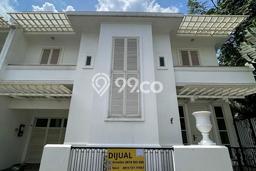 Dijual Rumah Luas Elegan Dengan View Eksklusif di Kemang, Jakarta Selatan Dijual Rumah Luas Elegan Dengan View Eksklusif di Kemang, Jakarta Selatan