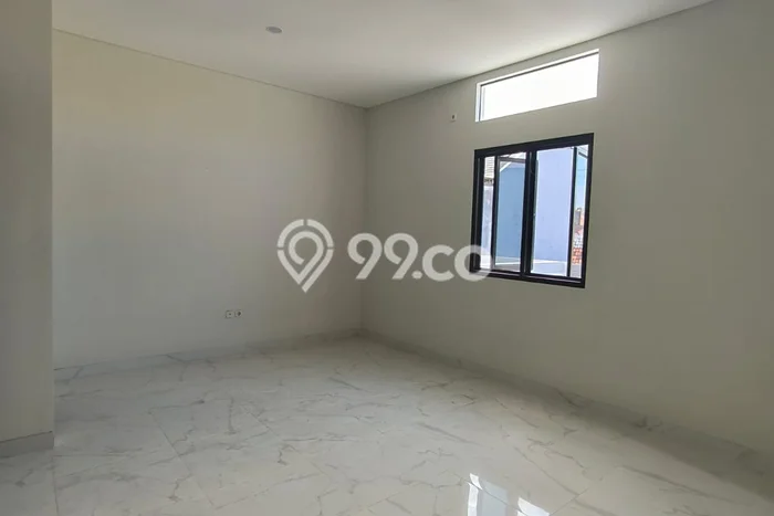 Rumah Strategis Modern Lb 140m2 di Tambaksari, Surabaya Rumah Strategis Modern Lb 140m2 di Tambaksari, Surabaya