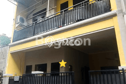 Rumah 3 KT 2 KM Newly Renovated di Lokasi Prestisius Mulyorejo, Surabaya Rumah 3 KT 2 KM Newly Renovated di Lokasi Prestisius Mulyorejo, Surabaya