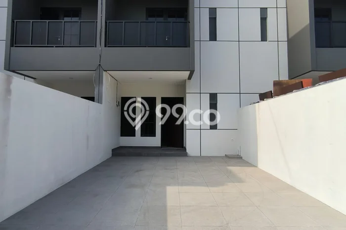 Rumah Strategis Modern Lb 140m2 di Tambaksari, Surabaya Rumah Strategis Modern Lb 140m2 di Tambaksari, Surabaya