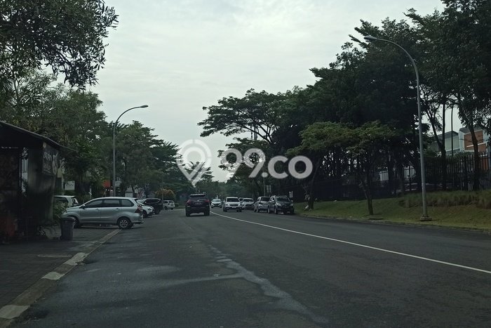 RUMAH USAHA, PINGGIR JALAN BOULEVARD ICON, COCOK utk USAHA Resto, Cafe, Kantor, sekolah, Kost, DLL RUMAH USAHA, PINGGIR JALAN BOULEVARD ICON, COCOK utk USAHA Resto, Cafe, Kantor, sekolah, Kost, DLL