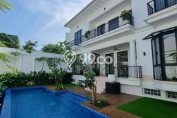 Ready to Use! Luxury House LT 515m2 Desain Elegan di Kemang Ready to Use! Luxury House LT 515m2 Desain Elegan di Kemang