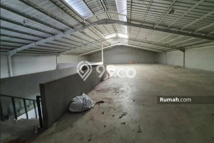 Disewakan Gudang komersial di Cipondoh luas bangunan 1400m2 Disewakan Gudang komersial di Cipondoh luas bangunan 1400m2
