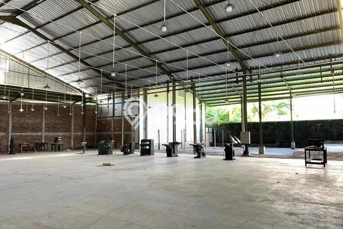 Gudang Komersial Disewakan di Gamping Sleman Luas 2600m2 Gudang Komersial Disewakan di Gamping Sleman Luas 2600m2